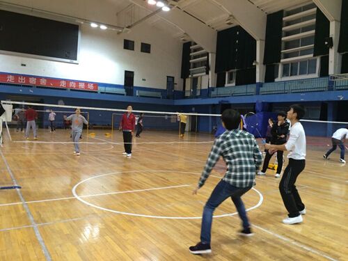 必赢官网师生羽毛球友谊赛顺利举行 必赢官网师生羽毛球友谊赛顺利举行