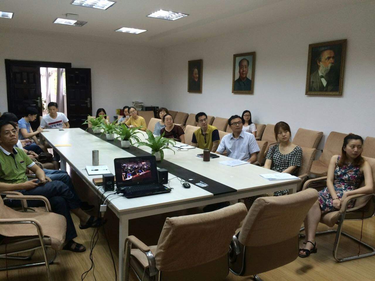 【两学一做】必赢中国官方网站组织观看建党95周年庆祝大会