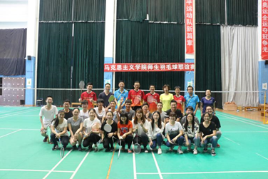 必赢中国官方网站第三届羽毛球师生联谊赛顺利举办
