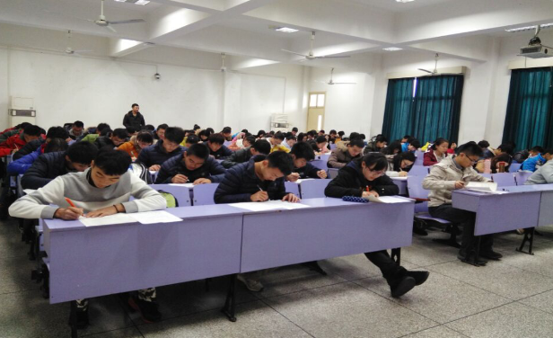 必赢官网分党校第五期入党积极分子培训班党课结业考试顺利举行